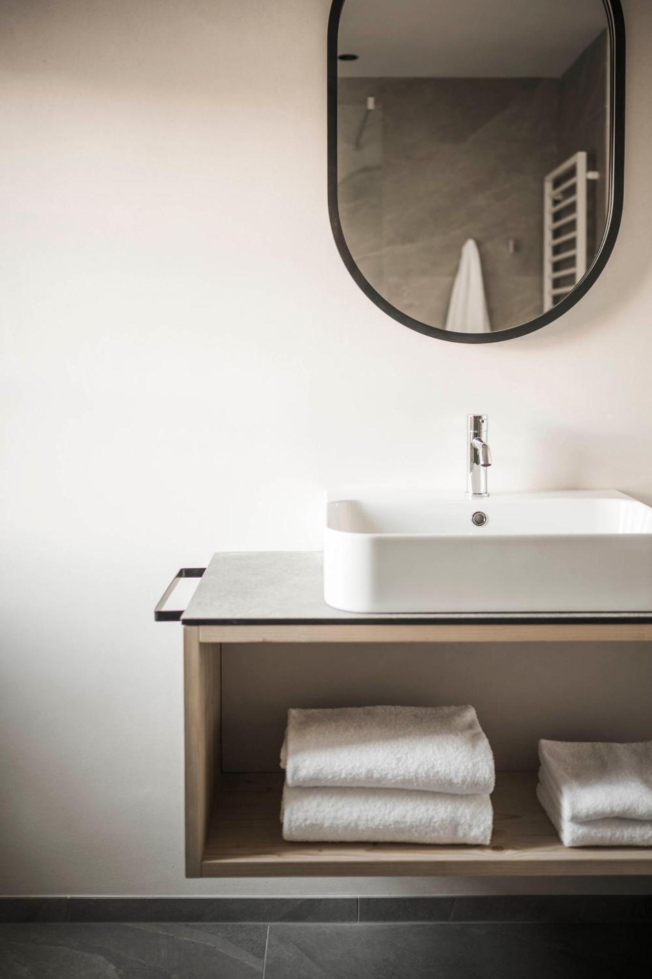 Hofergut Suites & Apartments Рисконе Екстериор снимка