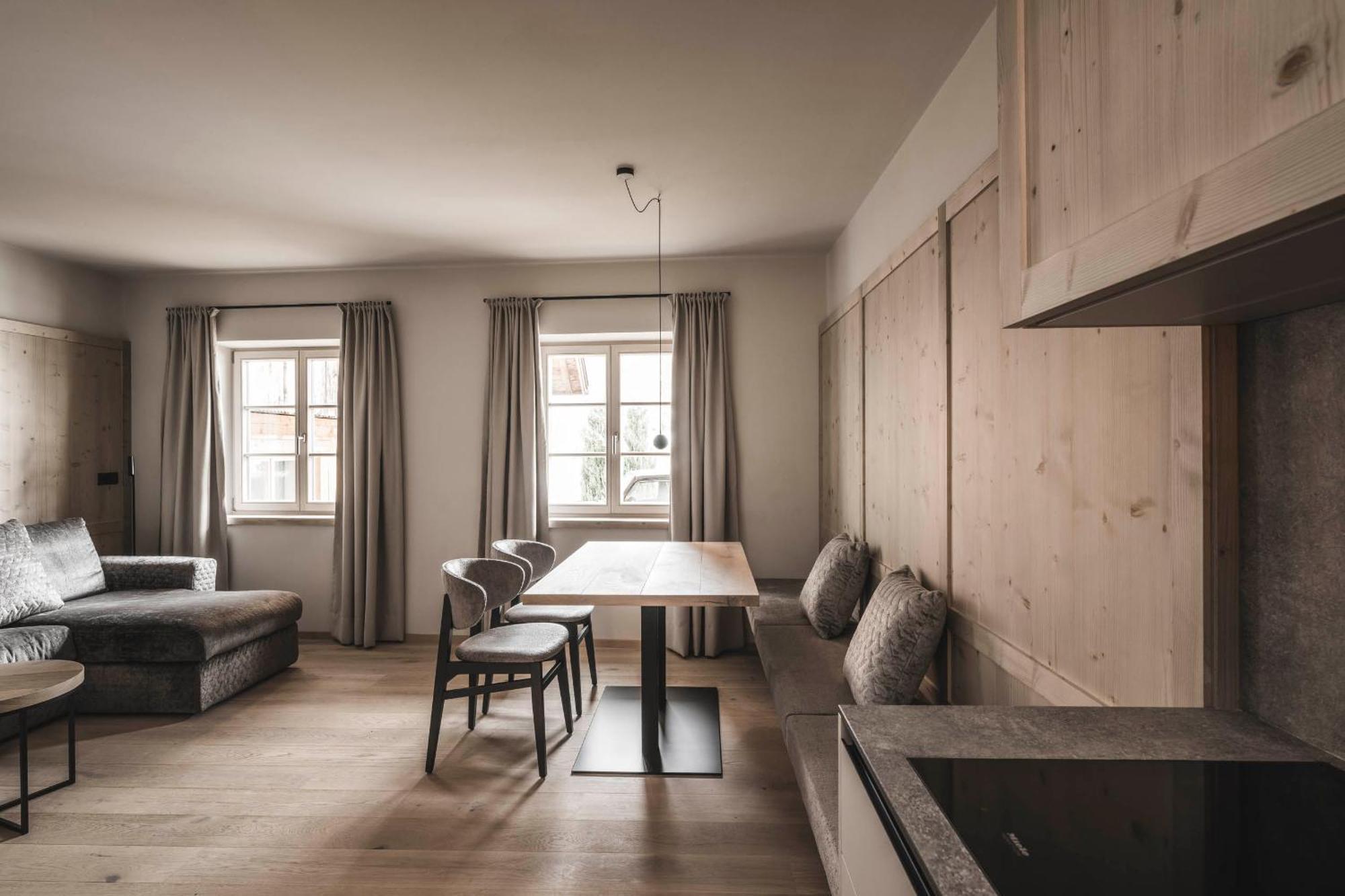 Hofergut Suites & Apartments Рисконе Екстериор снимка