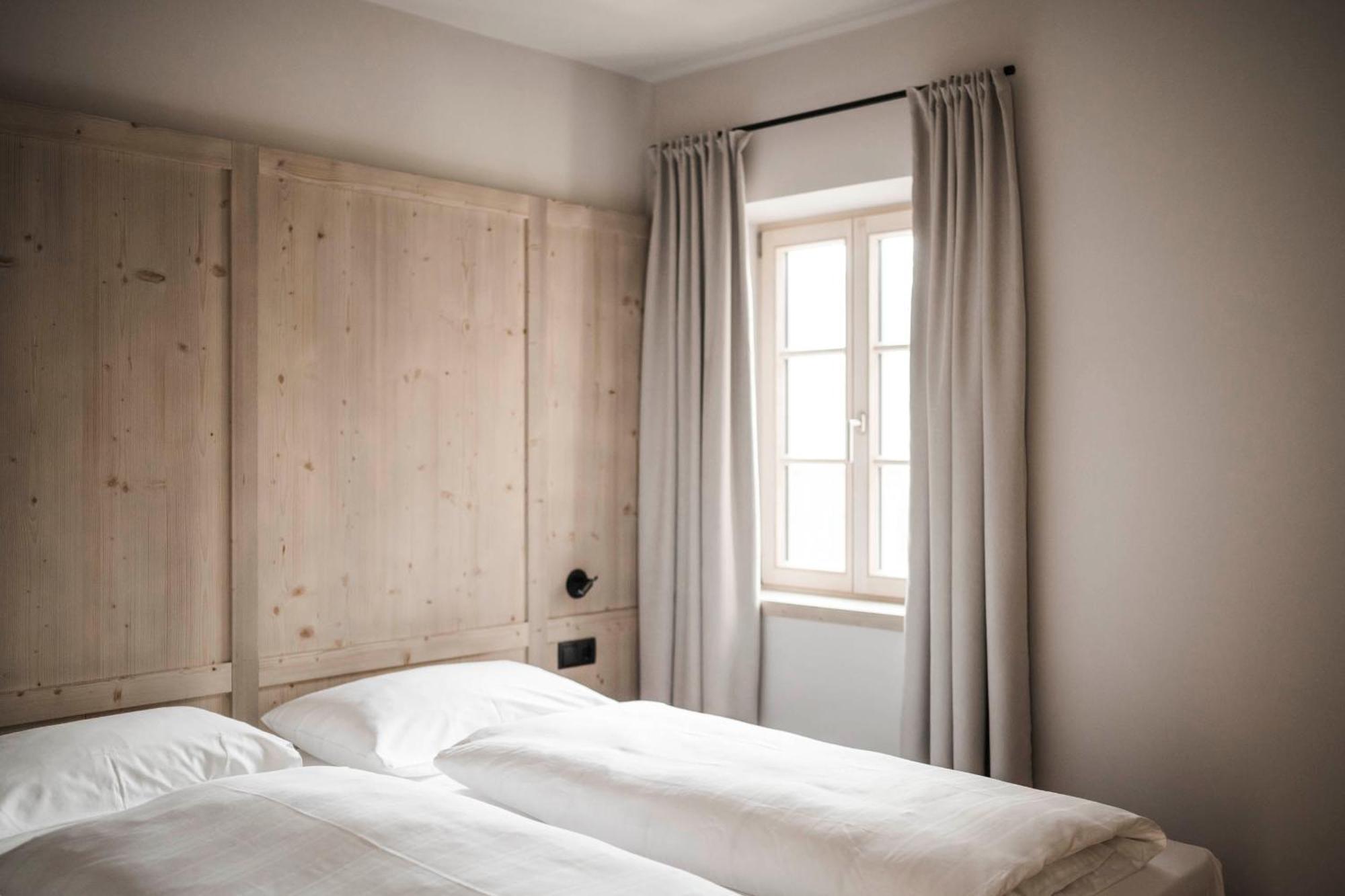 Hofergut Suites & Apartments Рисконе Екстериор снимка