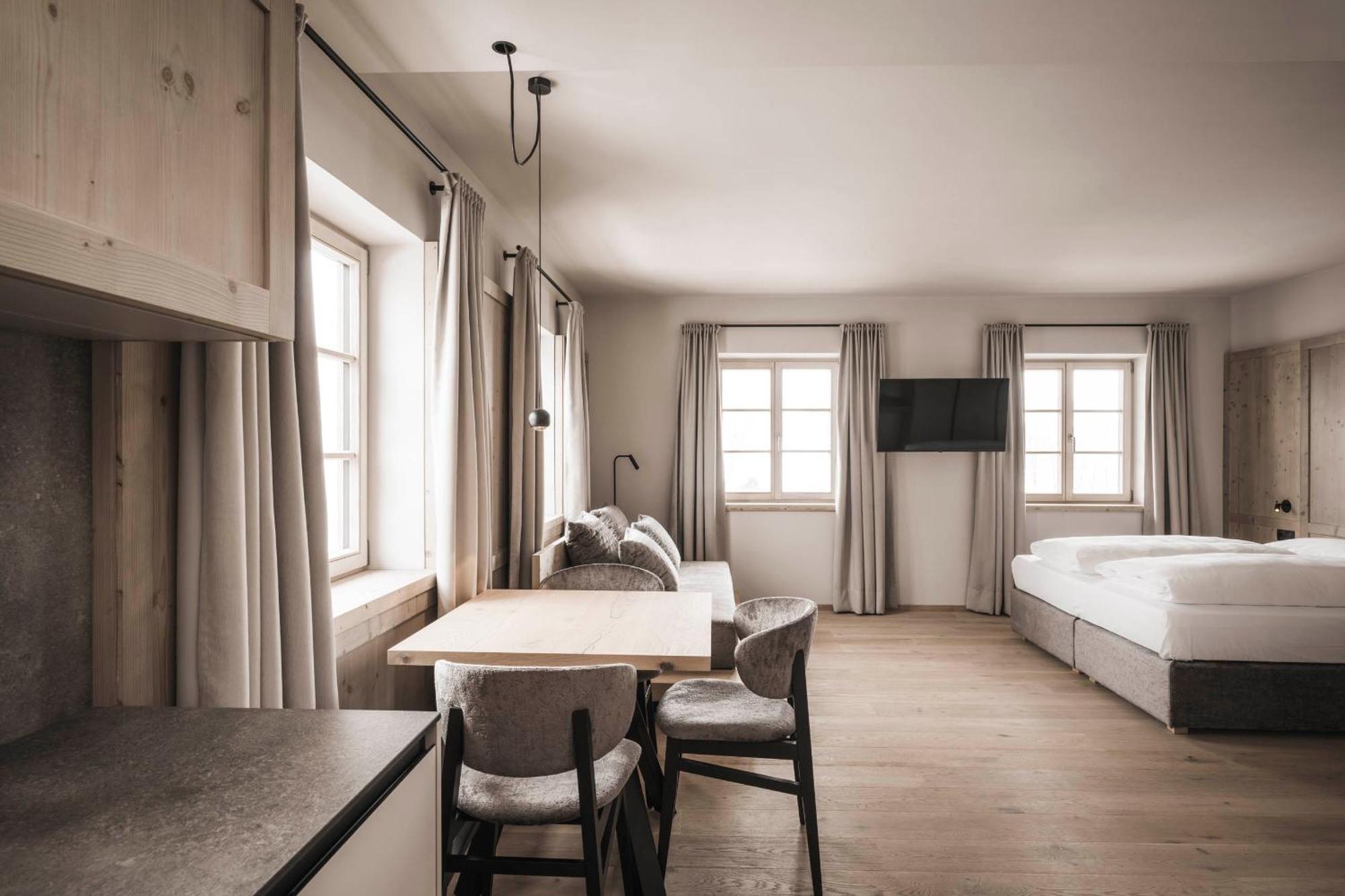 Hofergut Suites & Apartments Рисконе Екстериор снимка